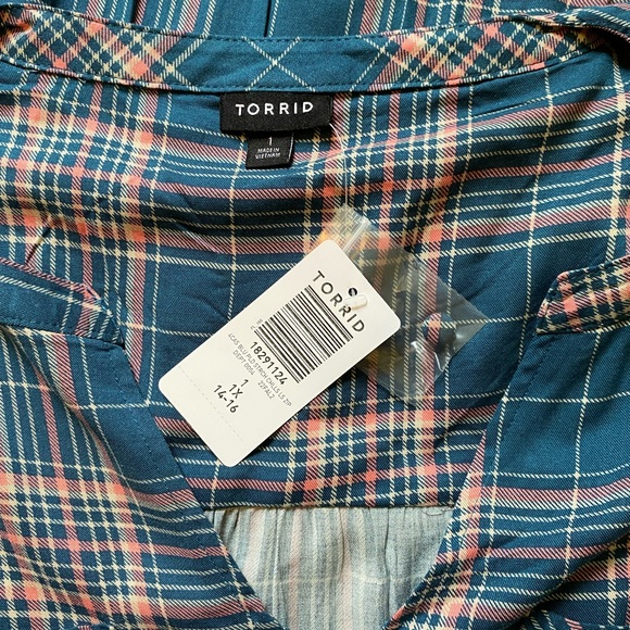 Torrid midi shirt dress - Picture 2 of 4